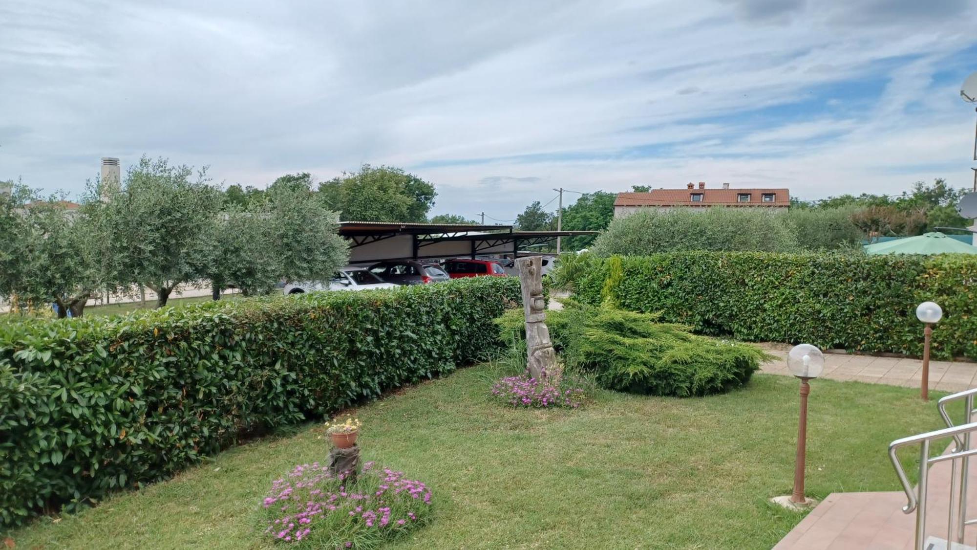 Apartments Villa Adamovic Umag Exterior photo