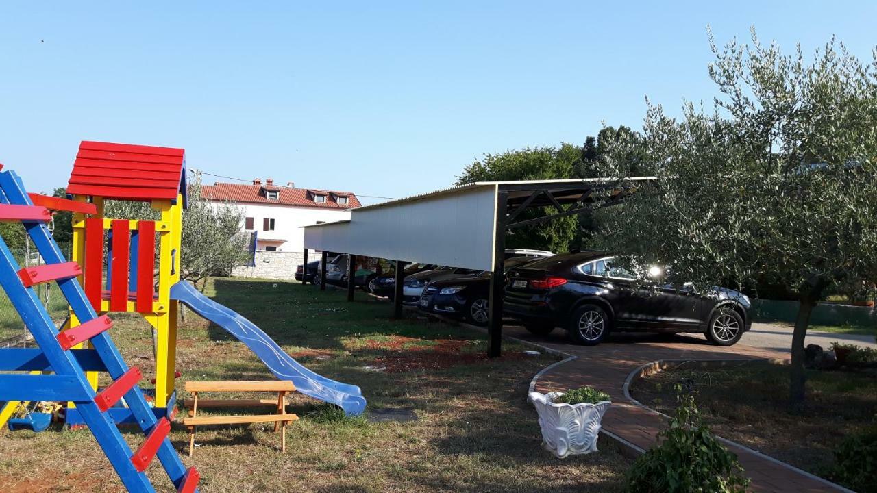 Apartments Villa Adamovic Umag Exterior photo