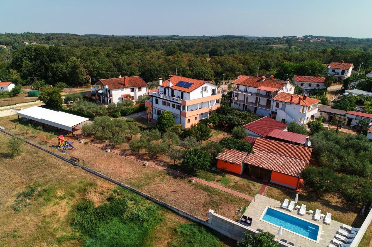 Apartments Villa Adamovic Umag Exterior photo